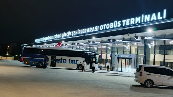 Büyükşehir Belediyesi tarafından Gölcük ilçesine kazandırılan 13 peronlu yeni otobüs terminalinde ilk sefer turu